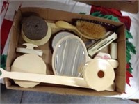 Box full of cellulite ivory dresser sets