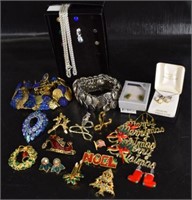 Joan Rivers Interchangeable Necklace & Jewelry