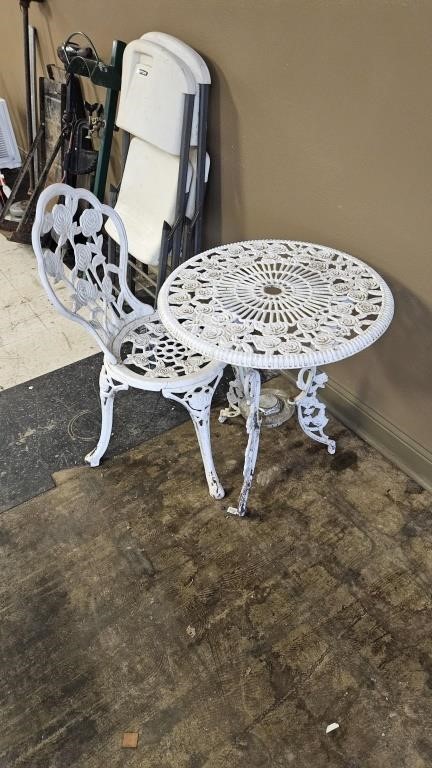 Cast aluminum patio table and chair