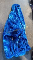 HOODED BLUE ROBE