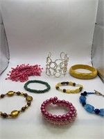 BRACELET LOT OF 8