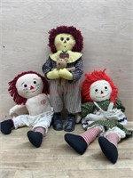 3 raggedy Ann dolls