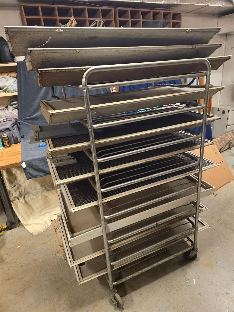 8-Tier Rolling Rack w 10 big lights