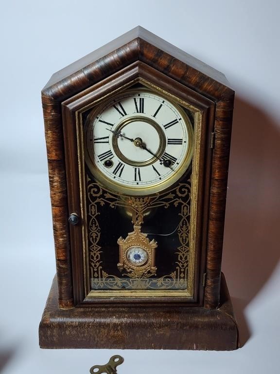 Vintage Eight Day Peerless Mantel Clock