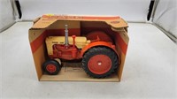 Case 600 Tractor 1/16