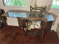 The Free Vintage Sewing Machine Table