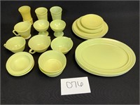 23 Yellow Unmarked Glassware