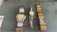 Vintage lady's wrist watches & 1 men’s watch- lot