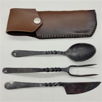 MEDIEVAL CUTLERY SET OF 3 W CASE