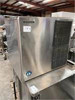 Hoshizaki 700lbs Ice Machine [WWR]