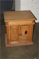 Pine Side Table 18.5 x 23.5 x 23.5