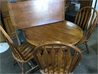 Round Kitchen Table, 4 Chairs, 1 Leaf, 42”