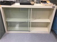 METAL CABINET WITH TWO SLIDING GLASS DOORS
