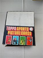 Box of 1988 Topps Baseball 3 Packs