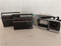 Pair of vintage GE portable AM/FM radios