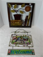 BOX: STAIN GLASS WELCOME SIGN, TIN WALL HANGING