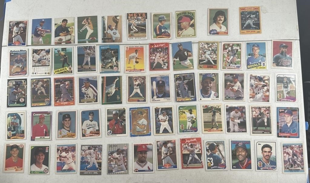 BASEBALL CARDS ASSORTED - 80'S ASSORTED -
