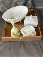 Fenton bell, fruit bowl and candy dish