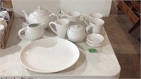 Home trends tea set