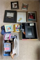 T - MIXED LOT OF PHOTO FRAMES & MORE (M43)