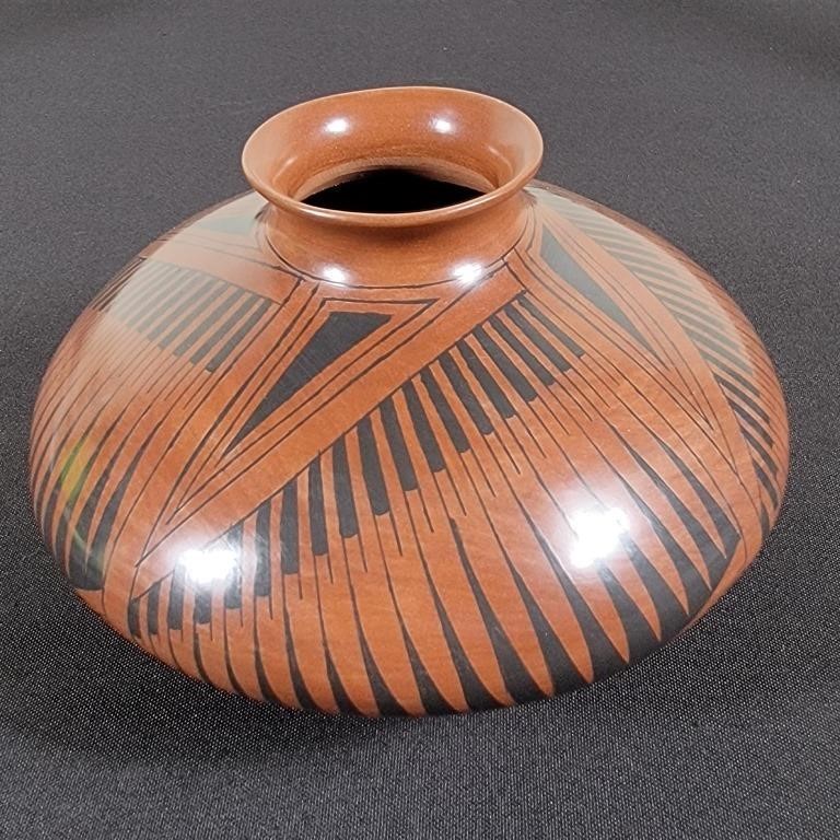 Signed Mata Ortiz Pottery Jar By Julio Ledezma