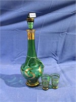 Green Glass Decanter & Stopper w 2 matching glasse