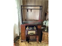 Antique Victrola Radio/ Record Player