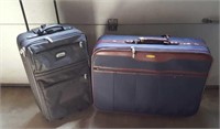 Suitcases on wheels, Jaguar and Giordano,