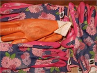 Box Flat Of Ladie's Garden Gloves.