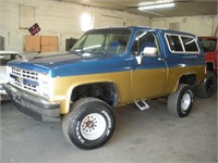 1986 CHEVY K5 BLAZER SILVERADO (RIDES & DRIVES )