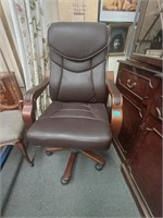 Good quality Office Chair - very comfortable