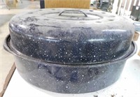 Graniteware oval roasting pan w/ lid,