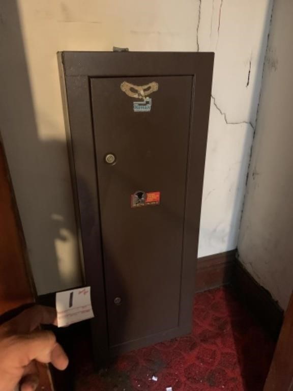 Gun Cabinet - No Key But Open - Bring Tools / Help