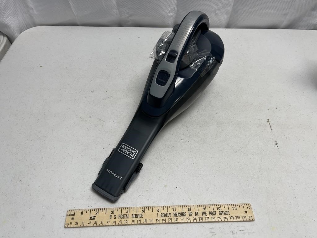 Handheld Black & Decker Vacuum