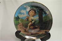 M.I.Hummel Collectors Plate - "Strolling Along"