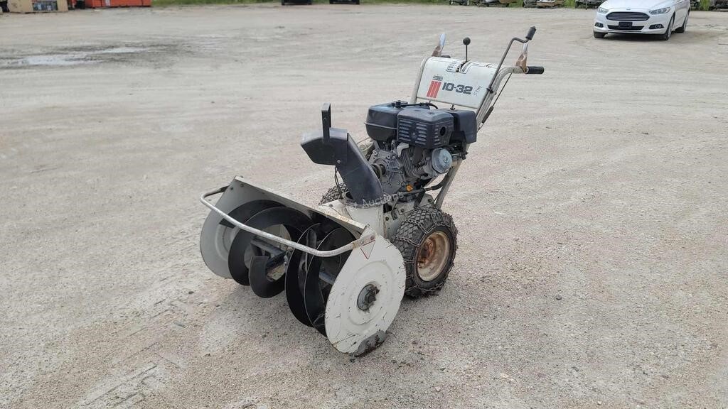 32" 15HP Snow Blower