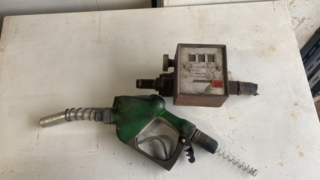 Fuel liter counter and nozzle