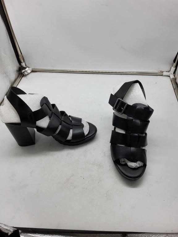 Universal thread size 9 1/2 black heels