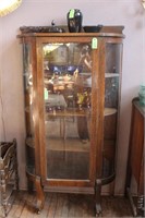 BEUTIFUL OVAL GLASS ANTIQUE CHINA CABINET