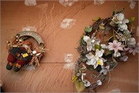 SELECTION OF EASTER DÉCOR AND