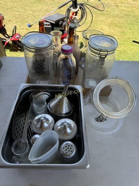 box with 2 glass canning jars (4 cup), variety of