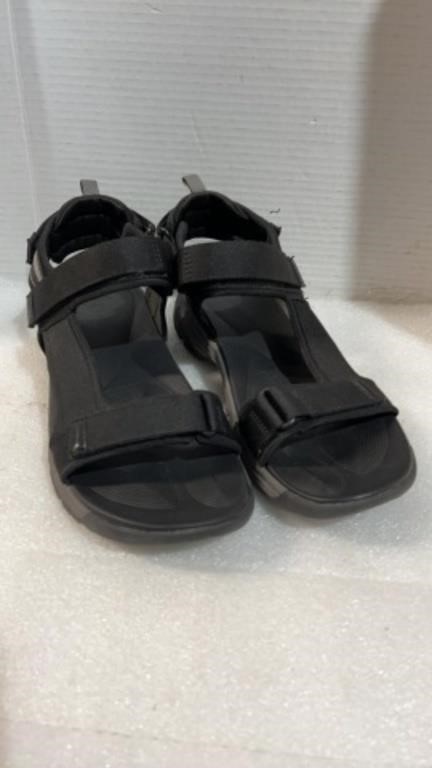 $30 mens size 11 Docker sandals Used