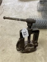 Bench Mount Pipe Vise