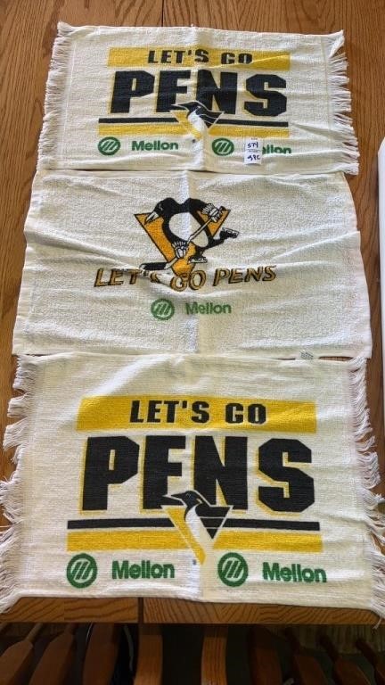 3 Penguins Towels