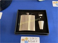 STAINLESS STEEL FOUR-PIECE FLASK GIFT SET