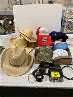 GROUP OF VINTAGE MEN'S TRUCKER HATS, STRAW HATS,