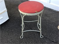 ANTIQUE COOL WIRE STOOL
