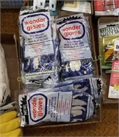 Box of Wonder Gloves (#832)