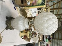 White Double Globe Lamp