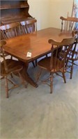 Ethan Allen Dining Room Table with 2 leaves and 6